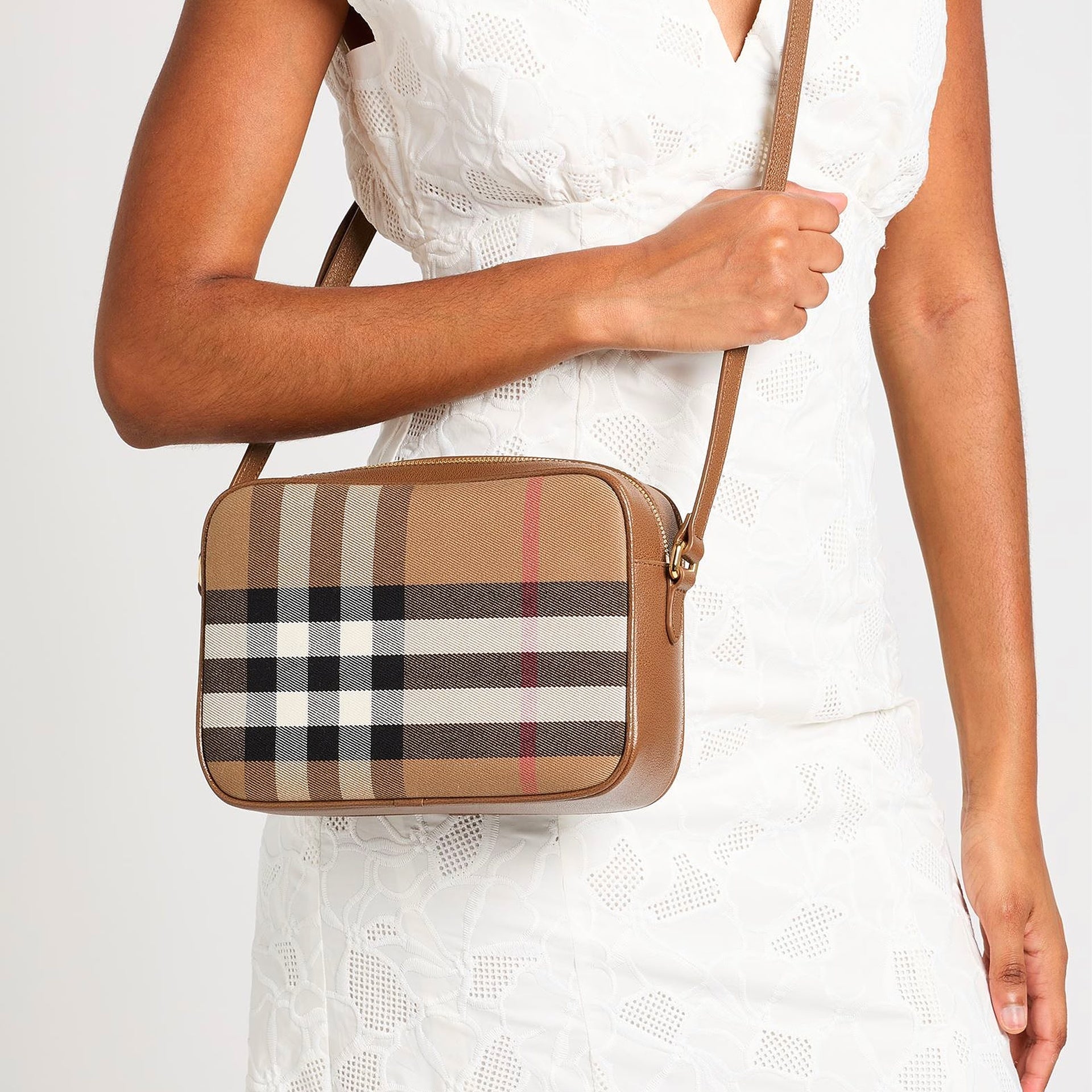 Burberry Camera Bag - WOMEN BAGS - Burberry - T.Luxy